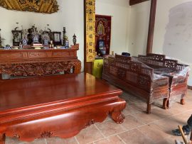 bộ sập gụ kê vào phòng thờ nhà anh Khiêm ở Phú Thọ