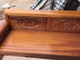 Trường kỷ đánh vecni