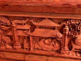 Cận cảnh họa tiết tích Tam Quốc cổ được khắc họa sắc nét và vô cùng sinh động