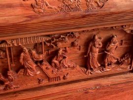 Cận cảnh họa tiết tích Tam Quốc cổ được khắc họa sắc nét và vô cùng sinh động