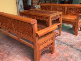 Từng hoa văn chạm khảm đều được chăm chút kỹ lưỡng, nuột nà, phẳng phiu không tì vết.