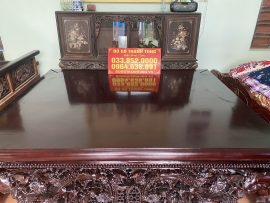 Mặt sập 2 lá dầy 3cm đậu, đóng khuôn tranh dầy 10cm chắc chắn rất cân đối với kích thước chân và quây sập