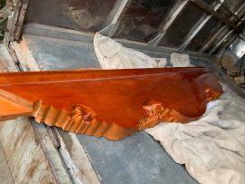 sập trơn dáng chân quỳ