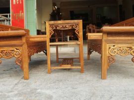 dáng ghế nhìn rất chuẩn không bị ngượng ngạo như những bộ ghế hàng chợ bên ngoài kia.