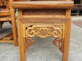 iễu bàn đục hình tượng dơi, hoalàm rất kỹ để đạt được độ sắc xảo, tinh anh, nét nào ra nét đó