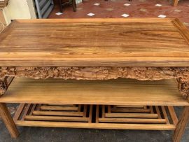 Bàn thiết kế 3 tầng đúng kiểu dáng của trưởng kỷ Bắc Bộ xưa