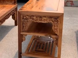 Bàn thiết kế 3 tầng đúng kiểu dáng của trưởng kỷ Bắc Bộ xưa