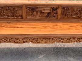 với những đường chạm khắc sắc nét, điêu luyện. Mỗi tích sẽ mang một ý nghĩ, bài học, điều hay lẽ phải khác nhau trong cuộc sống.