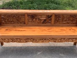 Bộ trường sẽ có 6 lô đục tích khác nhau, mỗi lô sẽ là một tích trong Tam Quốc. Chúng được chia đều: mỗi ghế trường sẽ là 3 tích khác nhau. Mỗi tích sẽ mang một câu chuyện trong Tam quốc diễn nghĩa được những người nghệ nhân phắc họa lại vô cùng sống động với những đường chạm khắc sắc nét, điêu luyện. Mỗi tích sẽ mang một ý nghĩ, bài học, điều hay lẽ phải khác nhau trong cuộc sống.