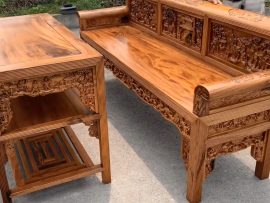 Bộ trường được chà ráp cực kì mịn màng, kĩ lưỡng. Chình vì thế khi mà vuốt Vecni lên nó có độ bóng rất đẹp, bóng đến độ có thể soi gương.