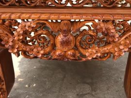 Dạ bên là rơi ngậm Phúc thay vì hoa hồng