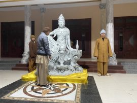 tượng phật chùa huống