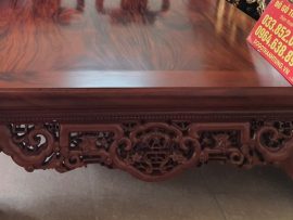 Sập gụ Ngũ Phúc với hình tượng chủ đạo là “Ngũ Phúc – Thọ Dơi – Kim Tiền” mang lại vẻ đẹp toàn mỹ cho sập gỗ.