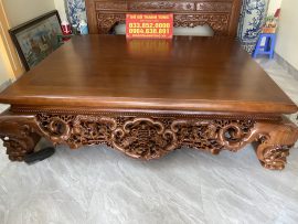 Toàn bộ các chi tiết đẽo gọt trên quây sập được nghệ nhân Châu Phong đục tay kênh bong, tỉ mỉ đến từng chi tiết nhỏ