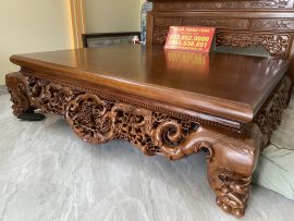 Ngũ Phúc Thọ là biểu tượng của sự giàu sang, phú quý và trường thọ. Hoa mai là biểu tượng của mùa xuân, khởi đầu và hạnh phúc