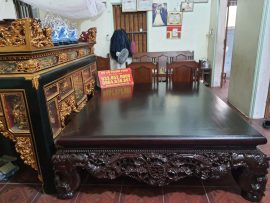 Hoa mai là biểu tượng của mùa xuân vạn vật tươi tốt, mọi sự hanh thông. Kết hợp với chữ Thọ nâng tầm ý nghĩa phong thủy