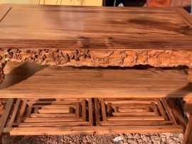 Bàn thiết kế 3 tầng đúng kiểu dáng của trưởng kỷ Bắc Bộ xưa