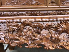 Long - Quy được tạo hình bên trải dạ tiền