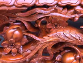 Đường đục thủ công vô cùng nhuần nhuyễn của nghệ nhân xưởng gỗ Thanh Tùng