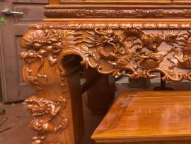 chân saapkj thờ tứ linh