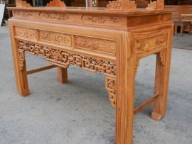  chạm Tùng - Cúc - Trúc - Mai tượng trưng cho sự trù phú, sung túc đủ đầy quanh năm.