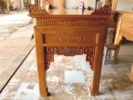 mặt bên án gian thờ