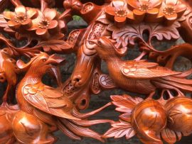 Mai điểu được điêu khắc vô cùng tinh mỹ