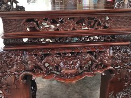 Mặt bên chiếc sập