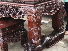 Chân vuông 24cm đục lân đục rồng vô cùng rõ nét