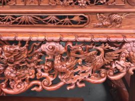 Từng nét đục đều được chà nhám kỹ càng