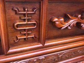 Hình ảnh chữ Phúc được đục chạm kênh bong nhìn rất sang và đẹp