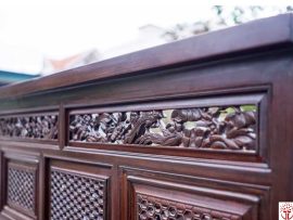 mặt sau tựa ghế với nền gấm tổ ong cuốn hút