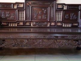 trường kỷ đục cổ đồ