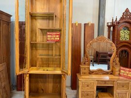 Thiết kế rộng rãi với hồi trên dạng kính, hồi dưới ván liền dày dặn