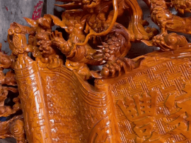 Bảng cuốn thư đục tay