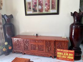 gỗ Hương chạm Tứ Linh – biểu tượng của sự cao sang, quyền quý, thu hút tài lộc, bình an cho gia chủ.