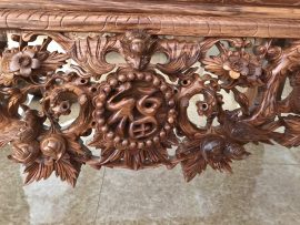 Chữ Phúc được đặt chính giữa mang ý nghĩa ấm no, hạnh phúc và đủ đầy