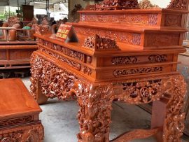 Bộ sập sử dụng phương pháp ghép mộng truyền thống giúp tăng tuổi thọ của sập và dễ di dời. Các nét mộng được xử lý khéo léo không một vết lộ