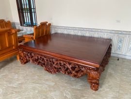 Mẫu sập với tông màu đồng nhất, mặt trơn bóng làm nổi bật đường vân gỗ độc đáo