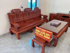 Mọi chi tiết đều được đục đẽo tỉ mỉ, lựa chọn kỹ càng từng thửa gỗ Hương Đá