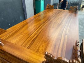 Màu sắc đẹp mắt cùng nhưunxg đường vân gỗ độc đáo, cuốn hút tạo nên sức hút mới cho bộ sản phẩm