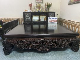 Mặt chính diện bộ sập mai điểu phối cảnh công phu, chạm hình tình xảo, sắc nét, kênh bong