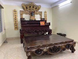 Mẫu sập tam cấp nổi bật trong không gian phòng thờ