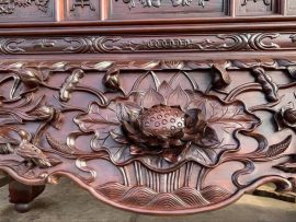 Sập thờ sen vịt gỗ gụ được làm vecnii