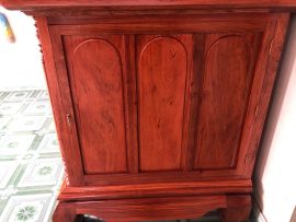 mặt bên tủ thờ gỗ hương đá