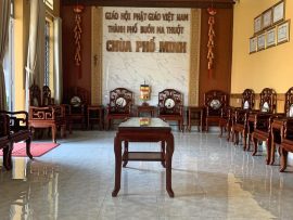 Phòng khách chùa Phổ Minh