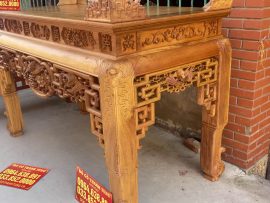 án gian chân vuông chạm dơi