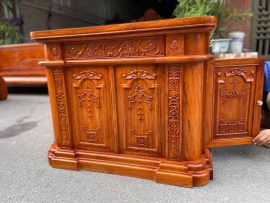 phần hông bàn đục tỉa họa tiết tinh xảo