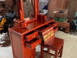 bàn phấn đi kèm đôn ngồi