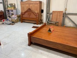 Đầu giường đục họa tiết ghép mộng chắc chắn